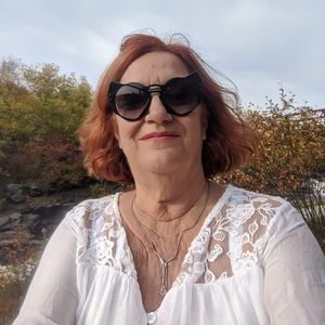 Meet your Posher, Denise